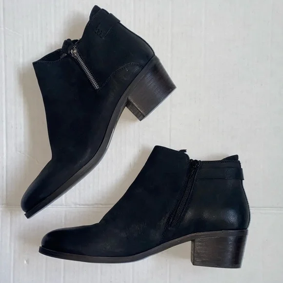 Steve Madden Kyle Nubuck Stacked Heel Black Ankle Boots NWOT - Picture 5 of 11